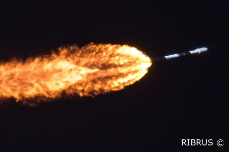 Красивые кадры сегодняшнего запуска Falcon Heavy