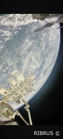 Фотки с космического аппарата над Землёй, след фото