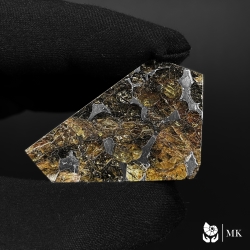 ☄ Метеорит Сеймчан — палласит с оливиновым сиянием! 🌌